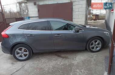Хэтчбек Volvo V40 2013 в 
