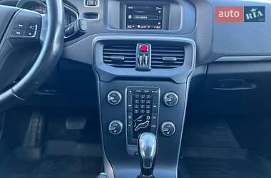 Хэтчбек Volvo V40 2013 в 