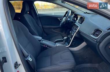 Хэтчбек Volvo V40 2013 в 