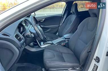 Хэтчбек Volvo V40 2013 в 
