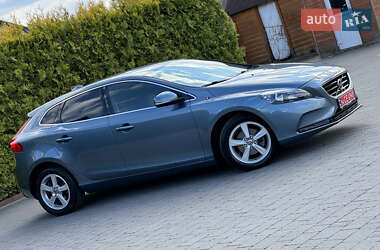 Хэтчбек Volvo V40 2014 в 