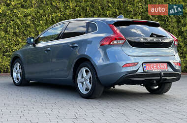 Хэтчбек Volvo V40 2014 в 