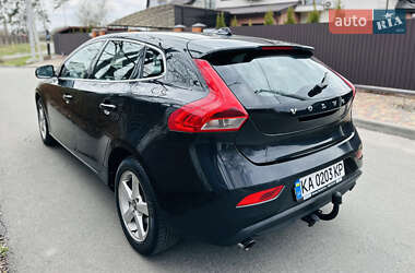 Хэтчбек Volvo V40 2014 в 