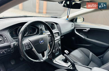 Хэтчбек Volvo V40 2014 в 