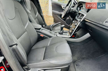 Хэтчбек Volvo V40 2014 в 