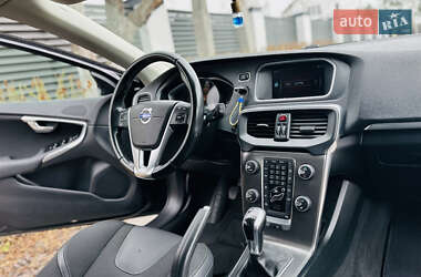 Хэтчбек Volvo V40 2014 в 