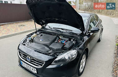 Хэтчбек Volvo V40 2014 в 