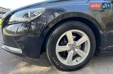 Хэтчбек Volvo V40 2013 в 