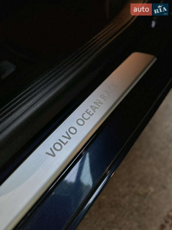 Хэтчбек Volvo V40 2014 в Киеве