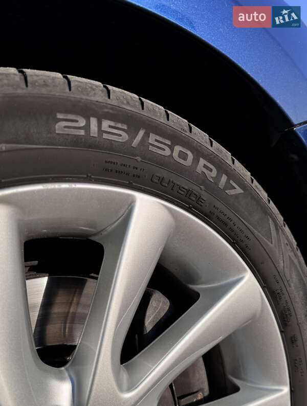 Хэтчбек Volvo V40 2014 в Киеве