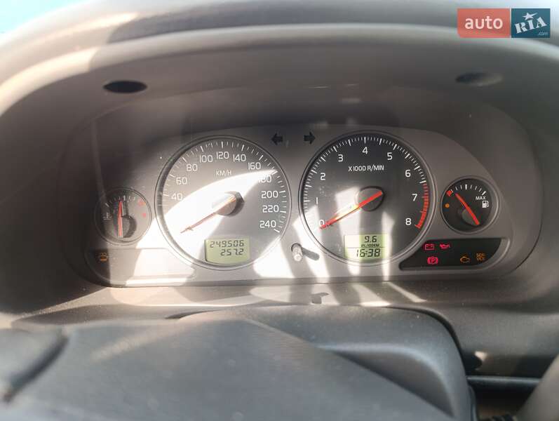 Универсал Volvo V40 2003 в Сумах