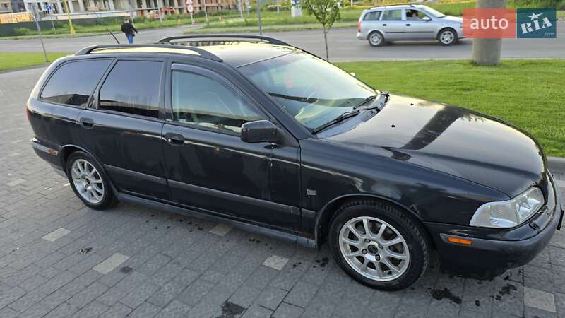 Универсал Volvo V40 1999 в Ужгороде