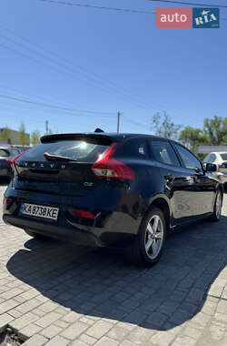 Хэтчбек Volvo V40 2015 в 