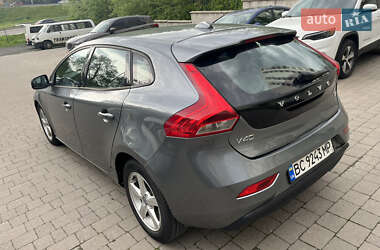 Хэтчбек Volvo V40 2015 в 