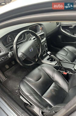 Хэтчбек Volvo V40 2015 в 