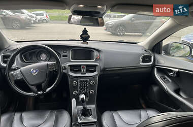 Хэтчбек Volvo V40 2015 в 