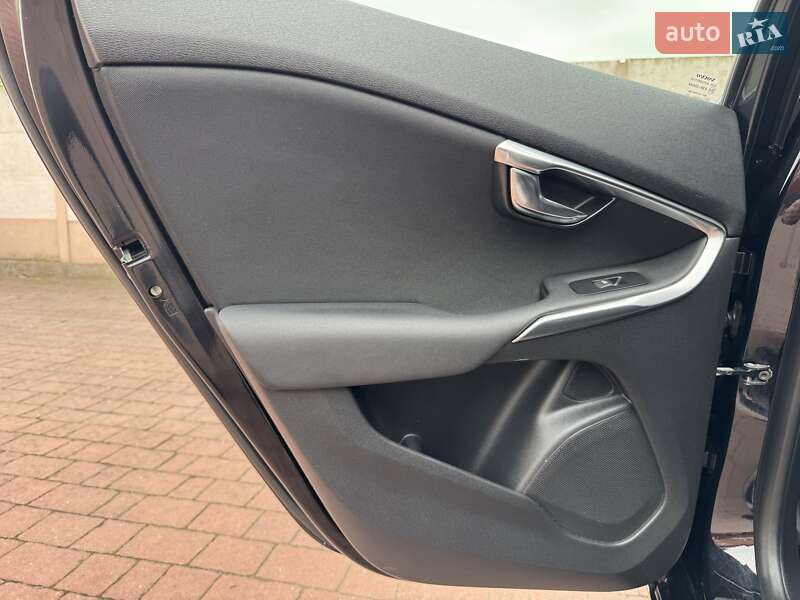 Хетчбек Volvo V40 2013 в Стрию