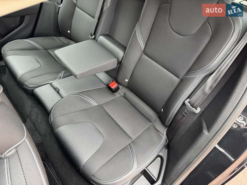 Хетчбек Volvo V40 2013 в Стрию