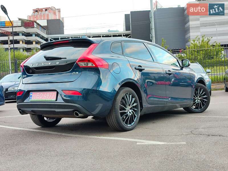 Хетчбек Volvo V40 2012 в Києві