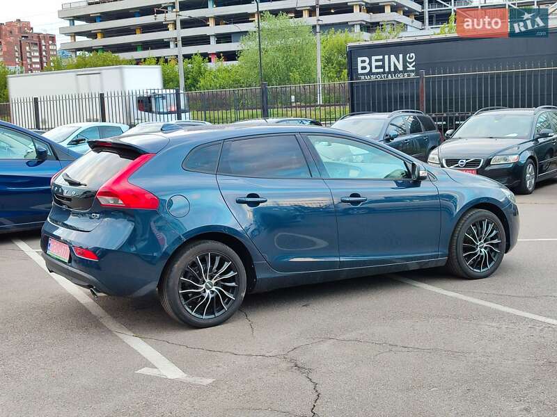 Хетчбек Volvo V40 2012 в Києві
