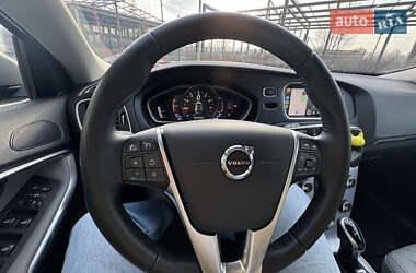 Хэтчбек Volvo V40 2017 в 
