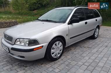 Универсал Volvo V40 2000 в 