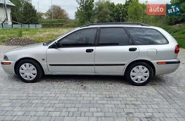 Универсал Volvo V40 2000 в 