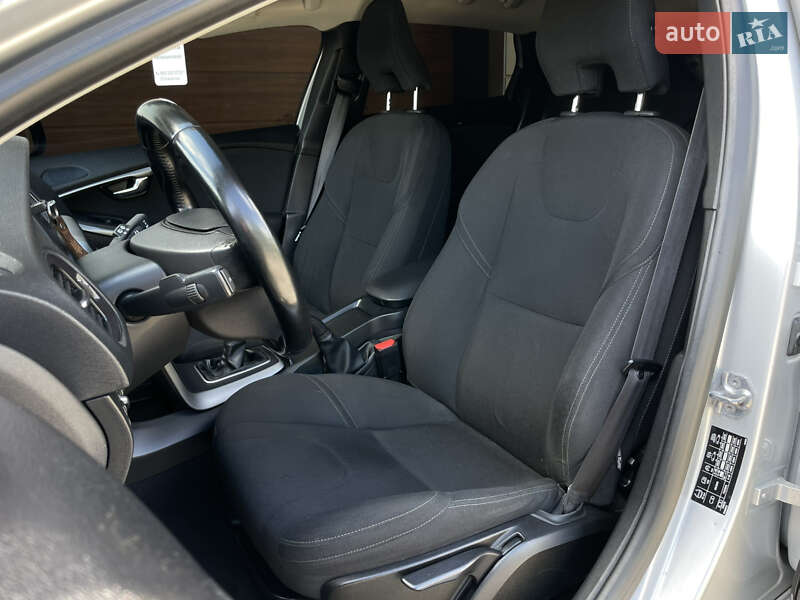 Хэтчбек Volvo V40 2014 в Бердичеве