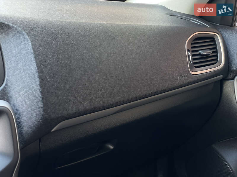 Хэтчбек Volvo V40 2014 в Бердичеве