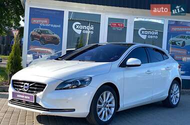 Хэтчбек Volvo V40 2016 в Львове