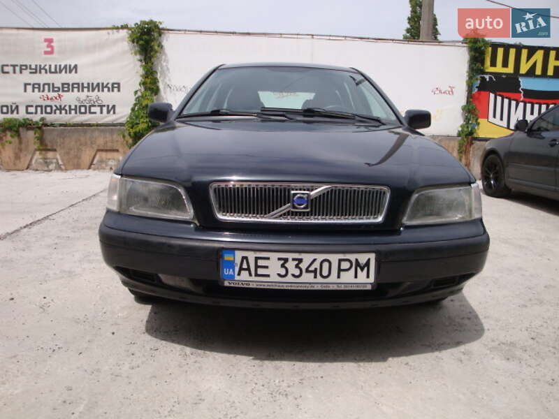 Універсал Volvo V40 2000 в Кам'янському