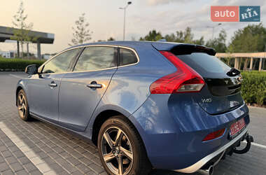 Хэтчбек Volvo V40 2017 в 