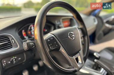 Хэтчбек Volvo V40 2017 в 