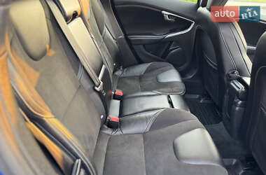 Хэтчбек Volvo V40 2017 в 