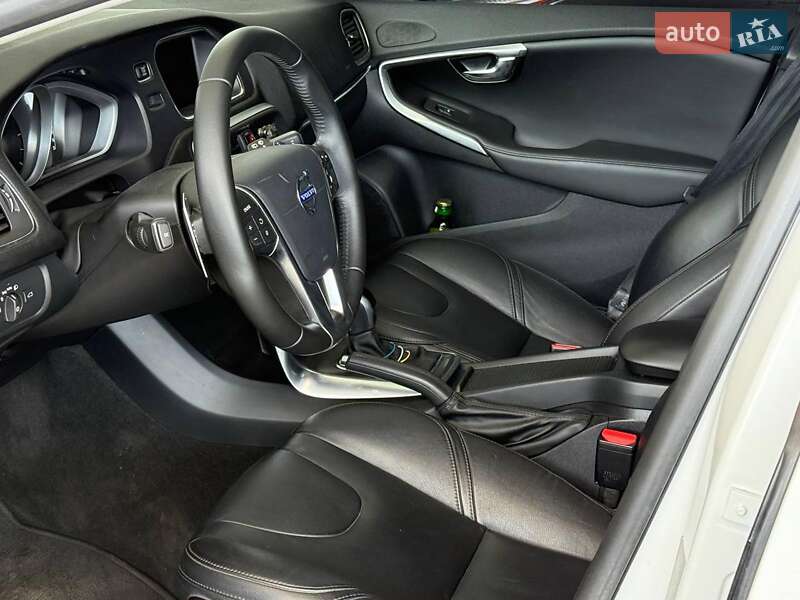 Хэтчбек Volvo V40 2018 в Одессе