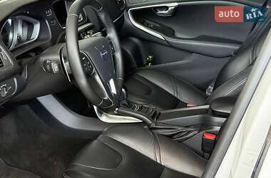 Хэтчбек Volvo V40 2018 в 