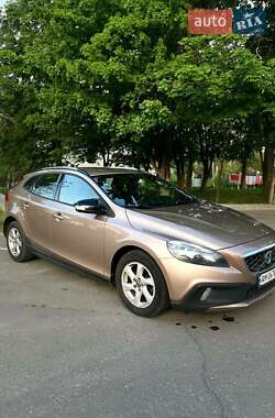 Хэтчбек Volvo V40 2014 в 