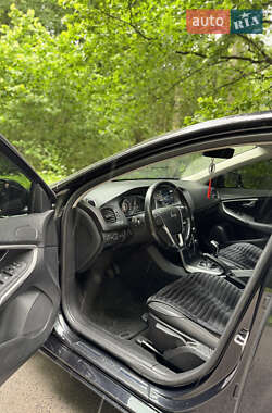 Хэтчбек Volvo V40 2014 в 