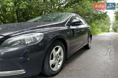 Хэтчбек Volvo V40 2014 в 