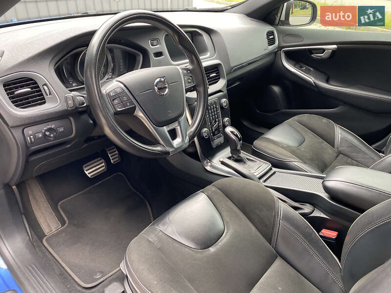Хэтчбек Volvo V40 2017 в Киеве