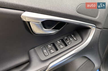 Хэтчбек Volvo V40 2017 в 