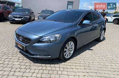 Хэтчбек Volvo V40 2013 в 