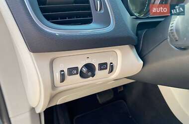 Хэтчбек Volvo V40 2013 в 