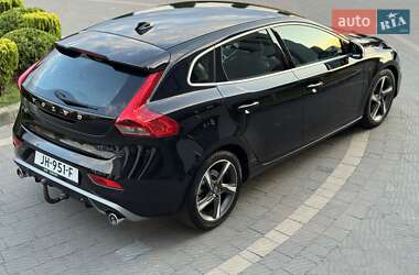 Хэтчбек Volvo V40 2013 в 