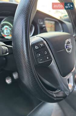 Хэтчбек Volvo V40 2013 в 