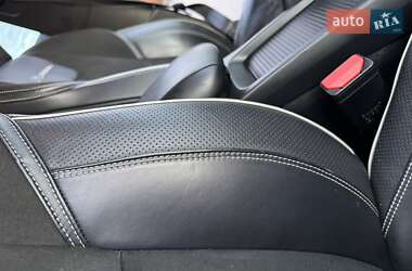 Хэтчбек Volvo V40 2013 в 
