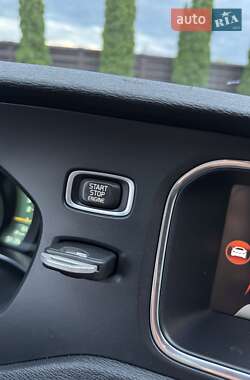 Хэтчбек Volvo V40 2013 в 