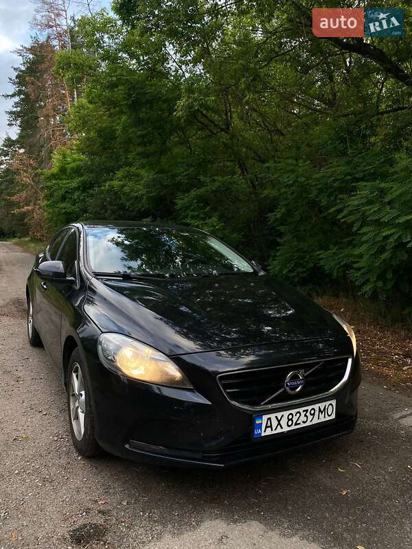 Хэтчбек Volvo V40 2014 в Харькове