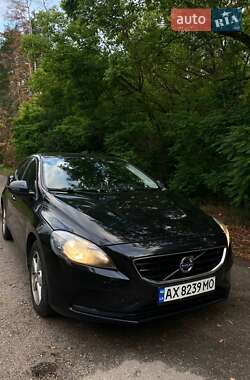 Хэтчбек Volvo V40 2014 в 