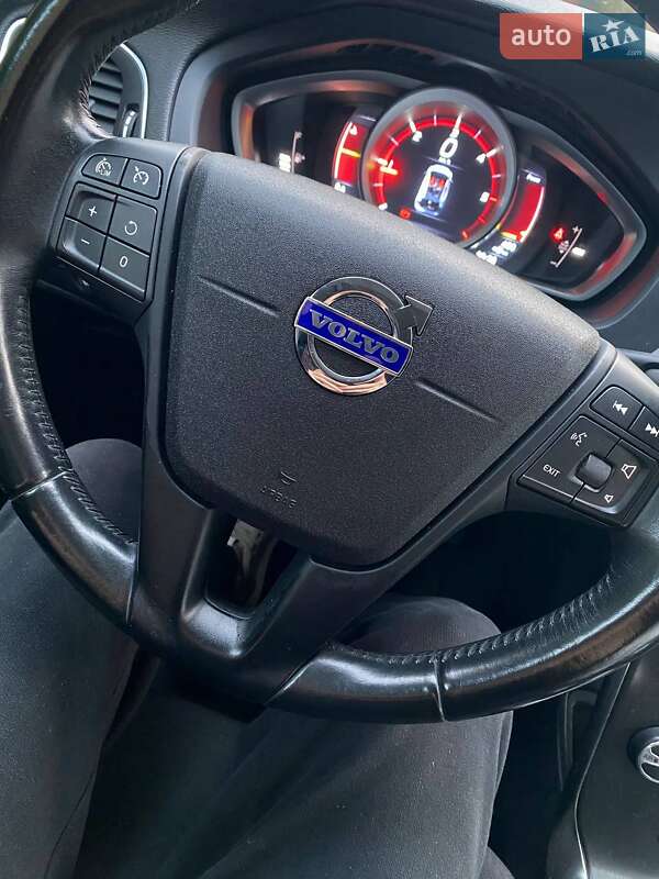 Хэтчбек Volvo V40 2014 в Харькове